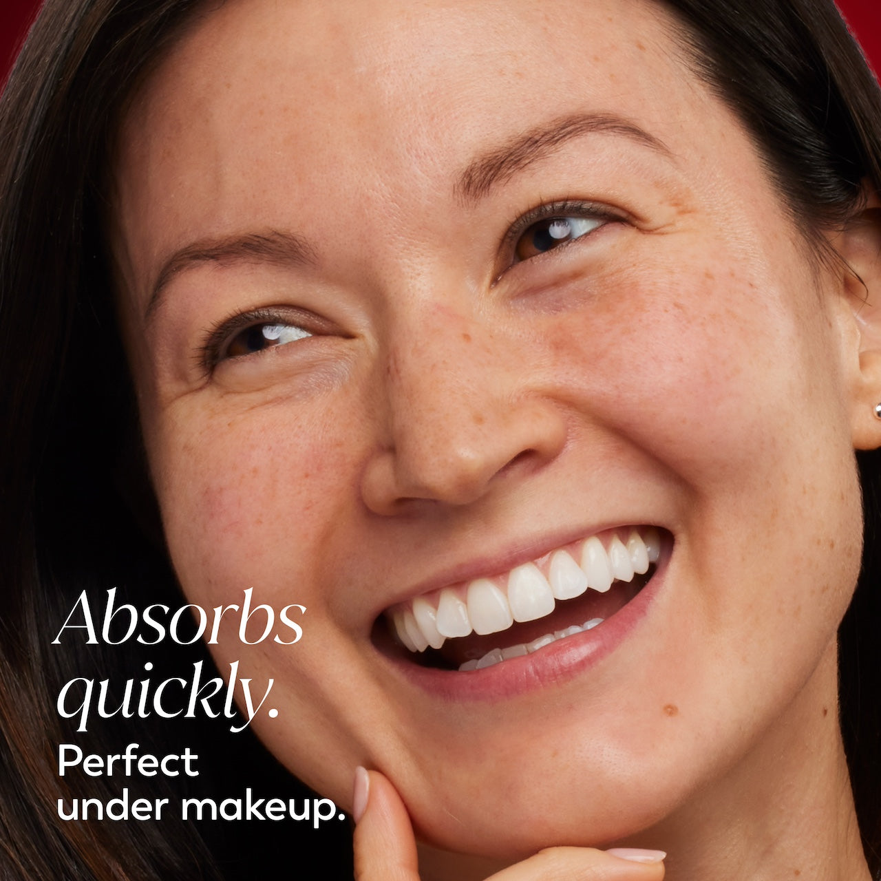 Model posing and smiling. Absorbs quickly. Perfect under makeup. Model posing and smiling. Absorbs quickly. Perfect under makeup.