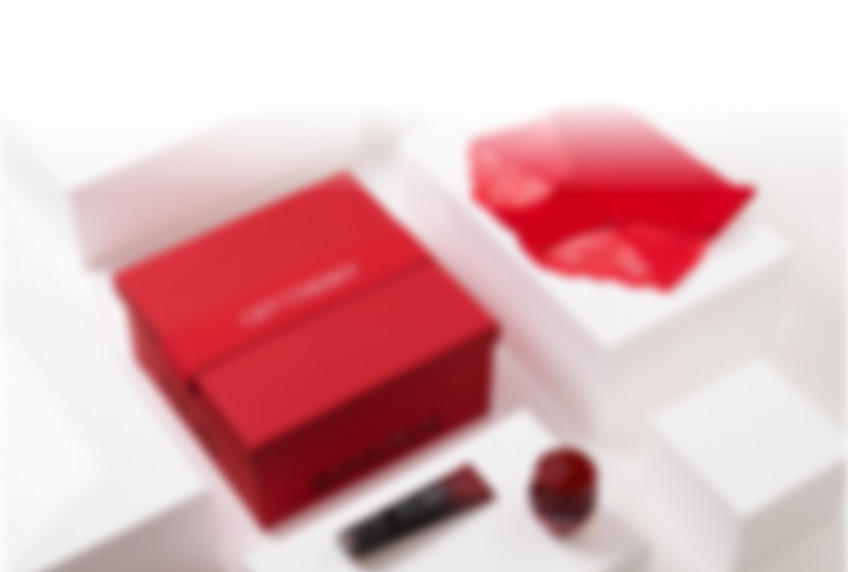 We’ve teamed up with another iconic brand to bring you an exclusive deal. Sign-up to be notified when this limited quantity, confidence-boosting bundle goes live next week. 