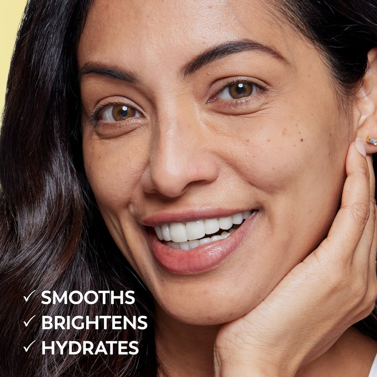 Model posing. Smooths, brightens, hydrates