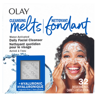 Un paquet de nettoyant fondant Olay avec acide hyaluronique